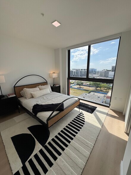 MASTER BEDROOM - 137 NW 31st St