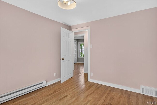 Building Photo - 423 Wendell Terrace