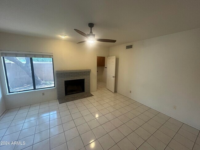 Building Photo - 15845 N 50th St