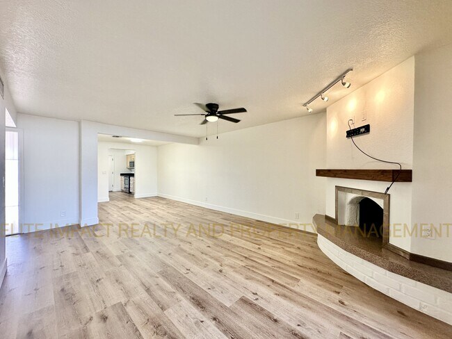 Building Photo - 4259 E Blanton Rd