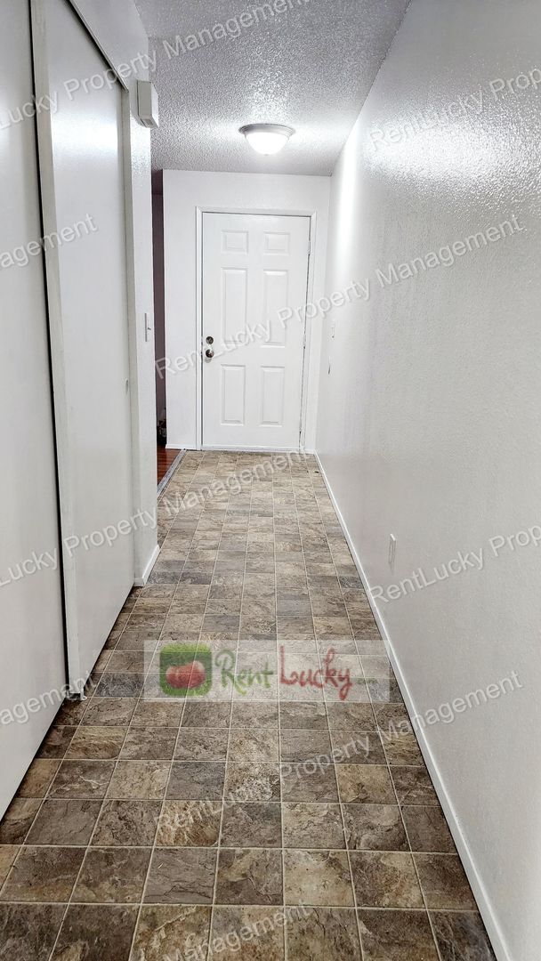 Building Photo - Green-Parkland Duplex