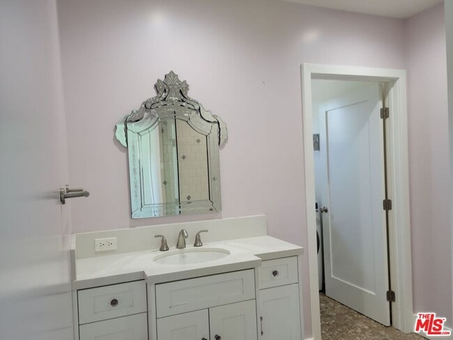 Building Photo - 4419 Wortser Ave