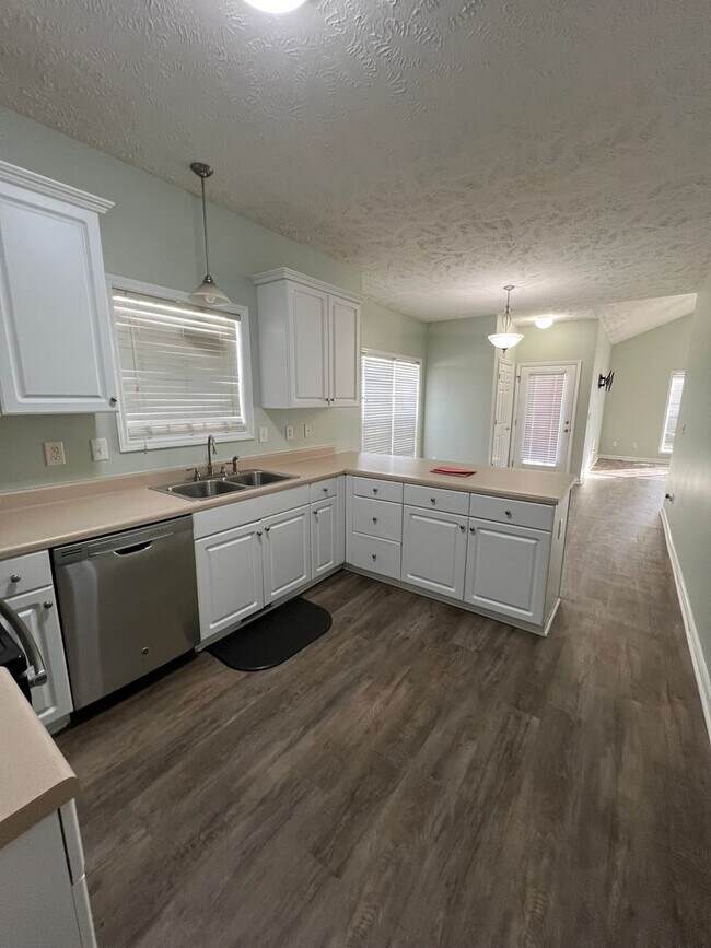 Building Photo - Home in Turtle Cove at White Lake NC   3 B...