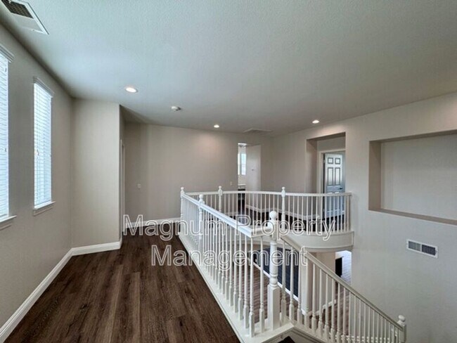 Building Photo - 34333 Northhaven Dr