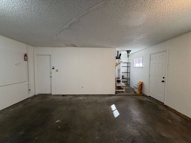Building Photo - 3 Bedroom Single Story Home Available Near Louisiana Blvd NE & Candelaria Rd NE!