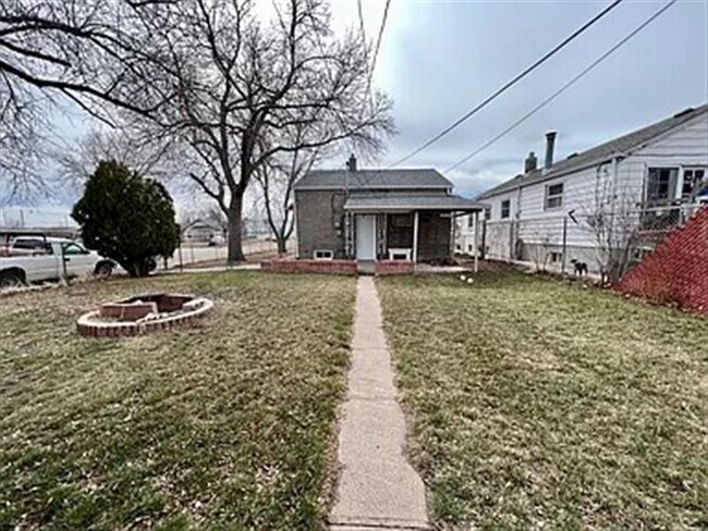 Building Photo - Fantastic Home