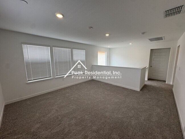 Building Photo - 12636 Hereford Ave