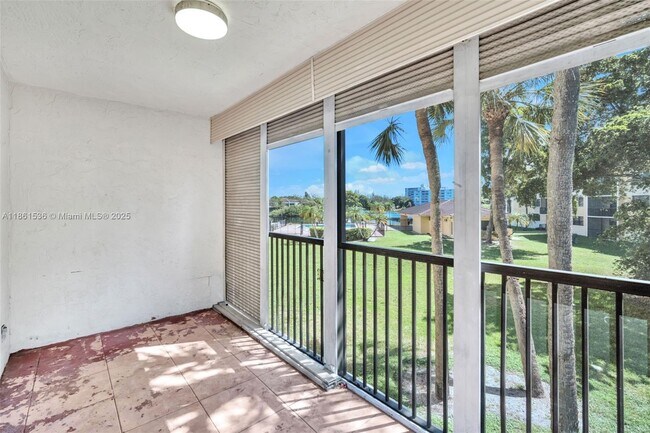 Building Photo - 6575 W Oakland Park Blvd