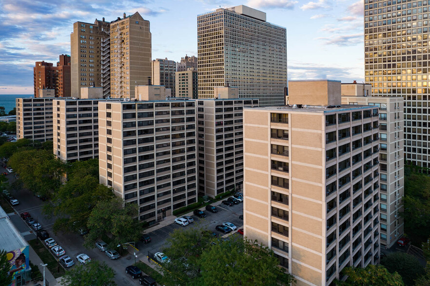 Building Exterior - Algonquin Apartments