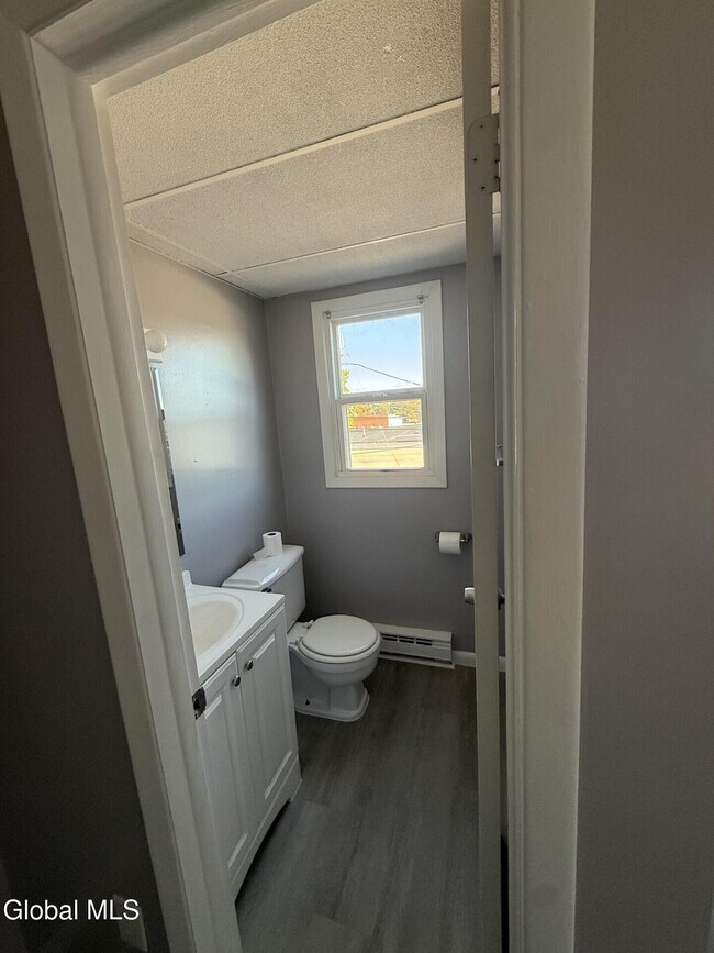 Building Photo - 22 Church St Ext