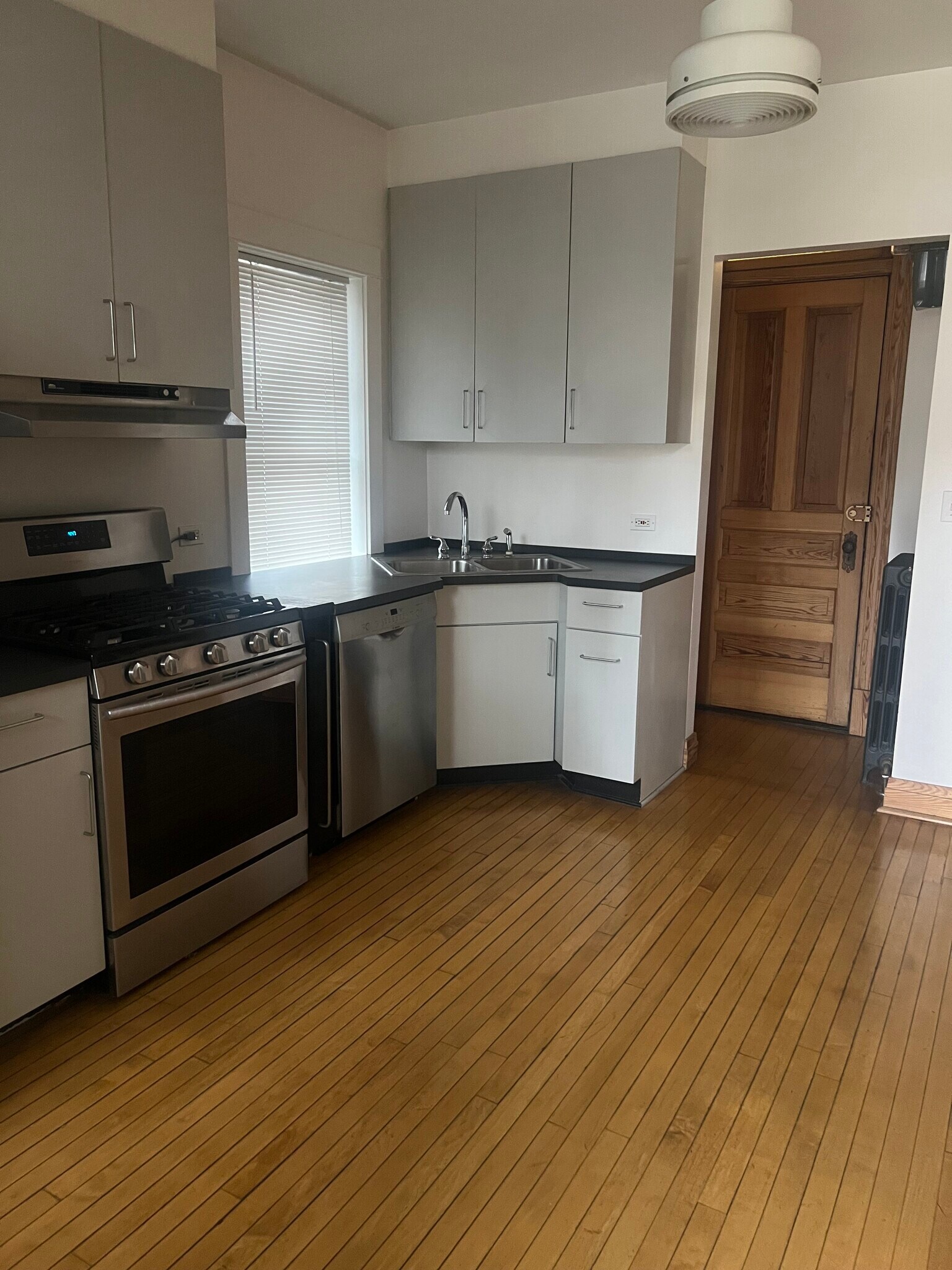 Building Photo - 1714 N Honore St