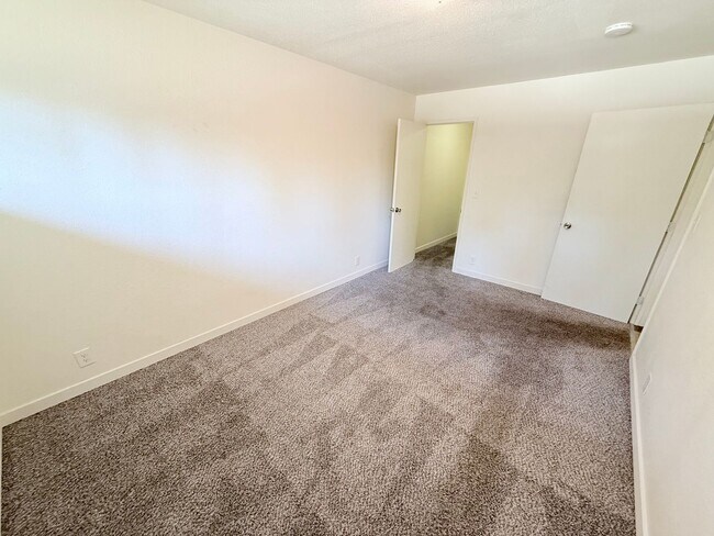 Building Photo - Pet friendly 1 bed apartment in South Lake Tahoe