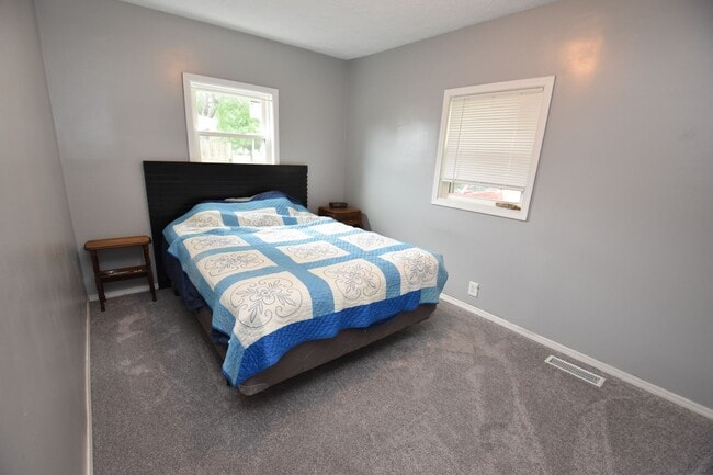 Building Photo - Updated ranch style home in McKinley Terrance