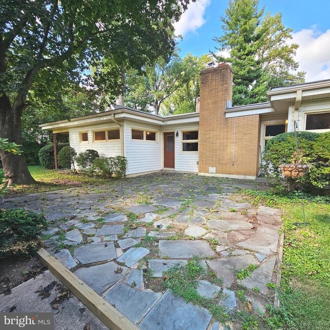 Building Photo - 6431 Overhill Rd