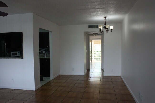 Building Photo - 2200 Springdale Blvd