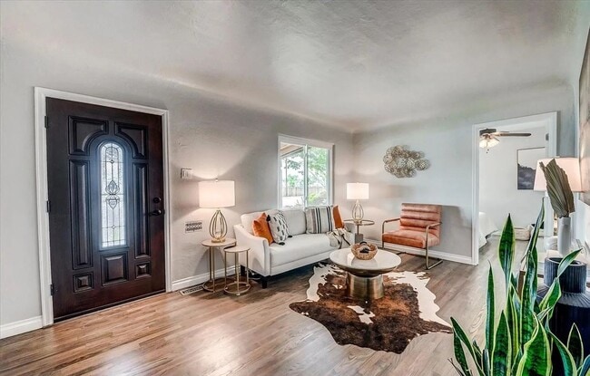 Building Photo - 4BD, 2BA Chaffee Park Home with Yard and 1-Car Garage