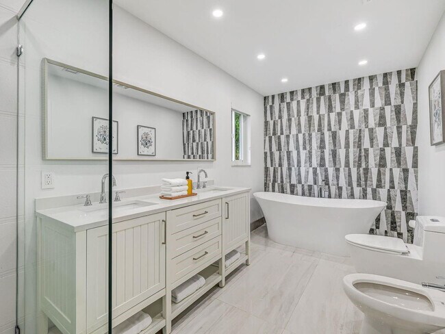 Building Photo - 16010 NW 37th Ct