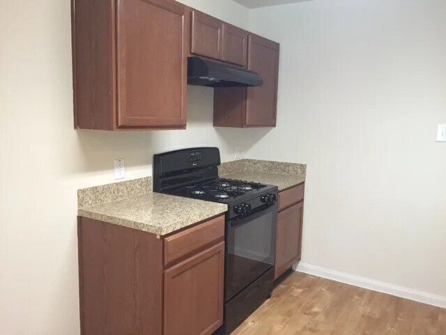 Building Photo - 705 South Ella Creek Drive