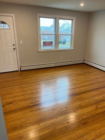 Building Photo - 930 William St