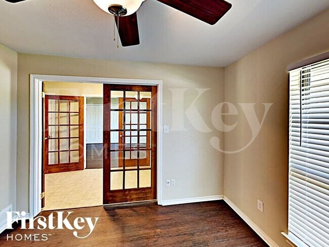 Building Photo - 7701 Skylake Dr
