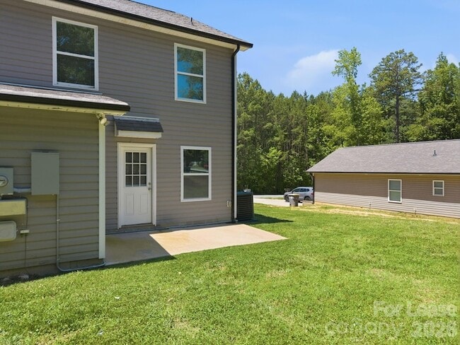 Building Photo - 1361 Ontario Dr