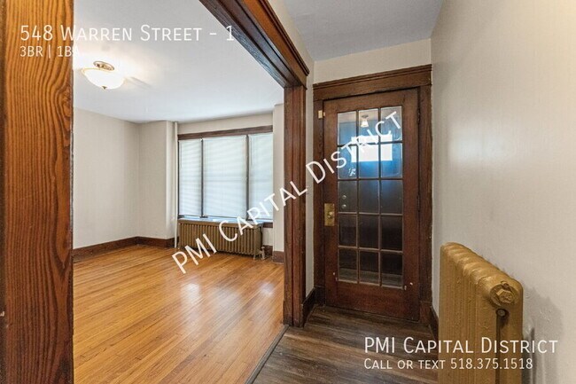 Building Photo - 548 Warren St