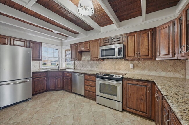 Building Photo - 3118 Normandy Dr