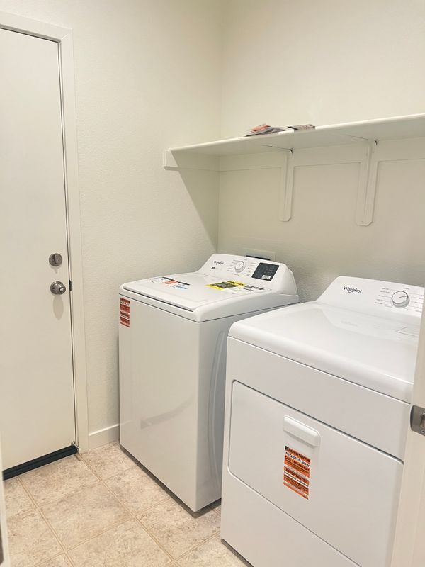 Building Photo - 741 Skyler Ct