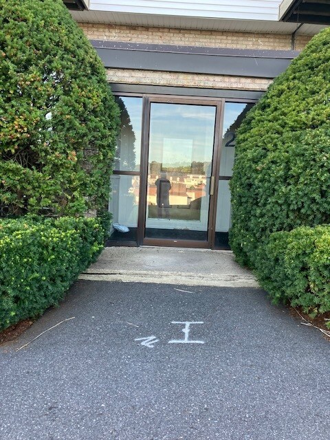 Building Photo - 28 Williamsburg Ct