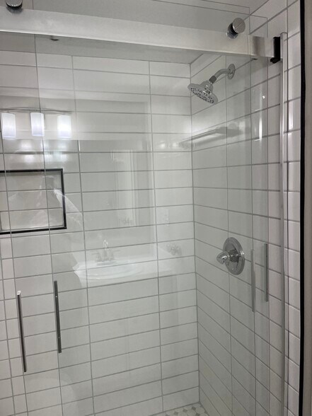 Building Photo - 2125 Blakemore Ave