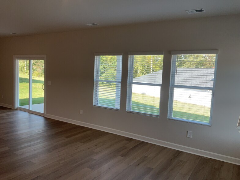 Building Photo - 307 Granby Trl
