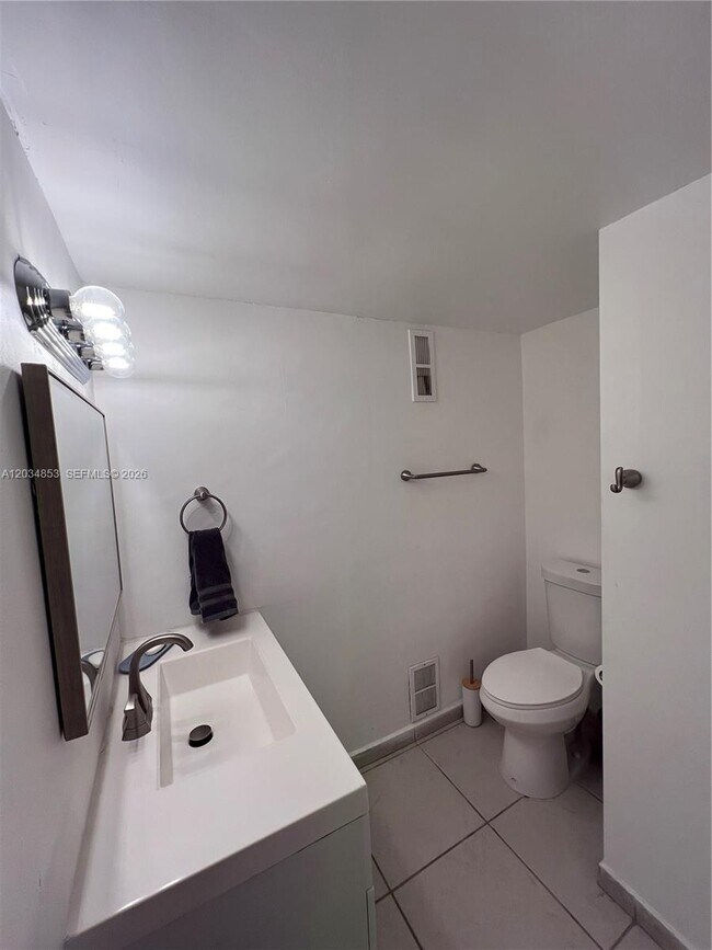 Building Photo - 6545 Indian Creek Dr