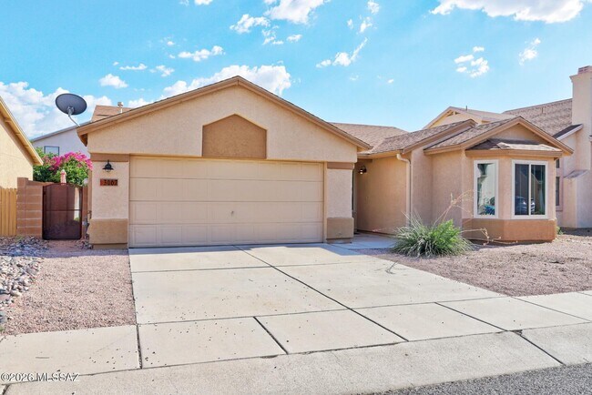 Building Photo - 3067 W Country Hill Dr