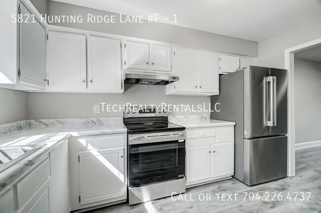 Building Photo - 5821 Hunting Ridge Ln