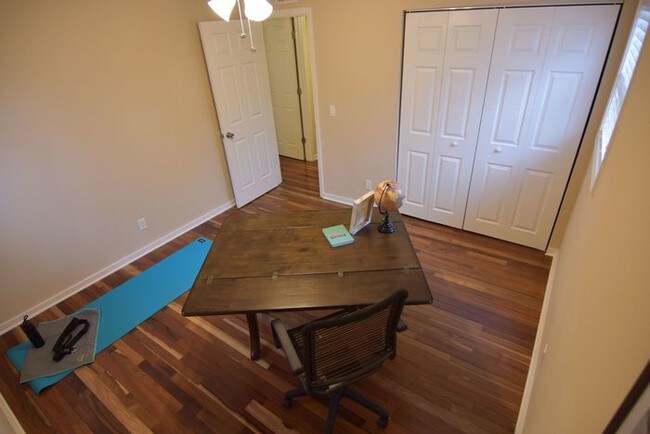 Building Photo - 3928 Warwick Blvd