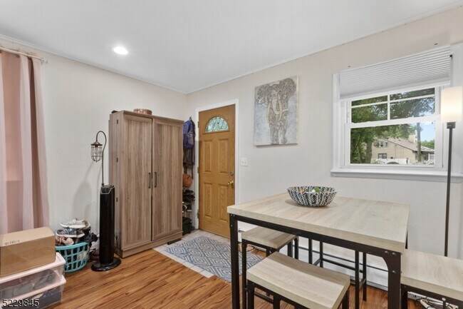 Building Photo - 128 Lakeview Terrace