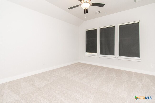 Building Photo - 308 Saturnia Dr