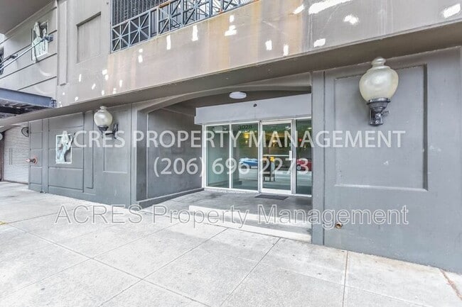 Primary Photo - 3028 Western Ave