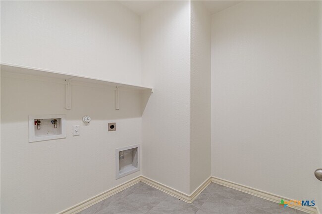 Building Photo - 124 Mary Max Cir