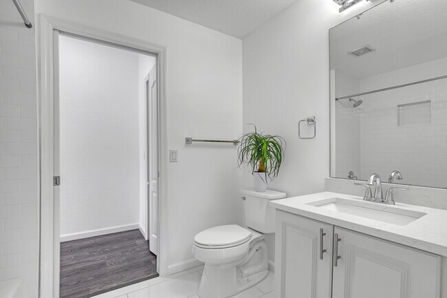 Building Photo - 11026 Legacy Dr