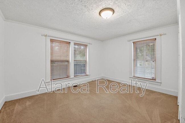 Building Photo - 207 Doster Ave