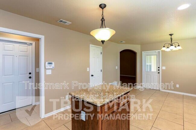 Building Photo - 200 W Little Dipper Dr