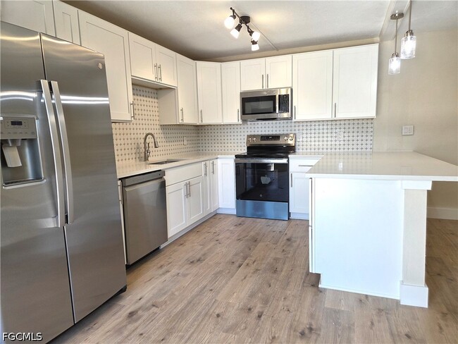 Building Photo - 1608 Park Meadows Dr