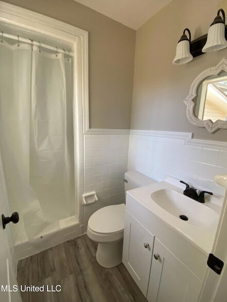 Building Photo - 523 Sardis St