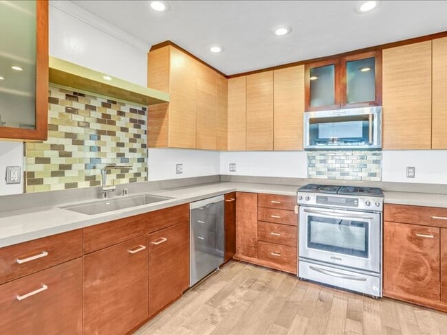 Building Photo - Spacious 4 Bed, 2 Bath Home in La Mesa with Detached Garage!