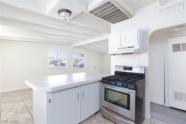 Building Photo - 232 Hillcrest Dr