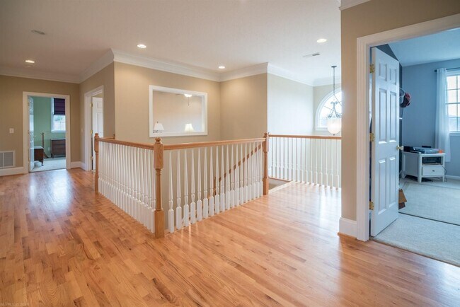 Building Photo - Charming Wyatt Farms Home with Stunning Vi...