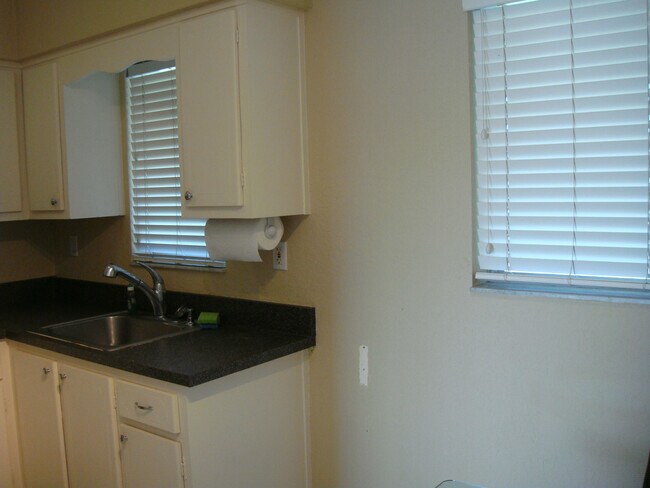 Building Photo - 491 W Camino Real
