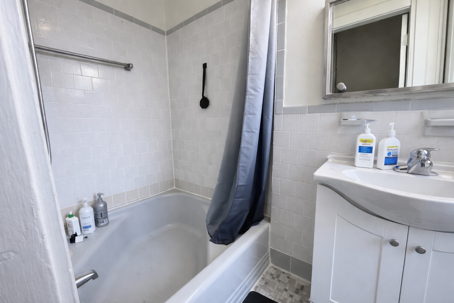 Building Photo - 31 Queensberry St