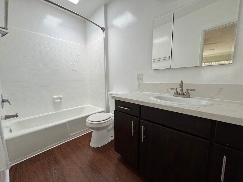 Building Photo - 1138 S Corning St